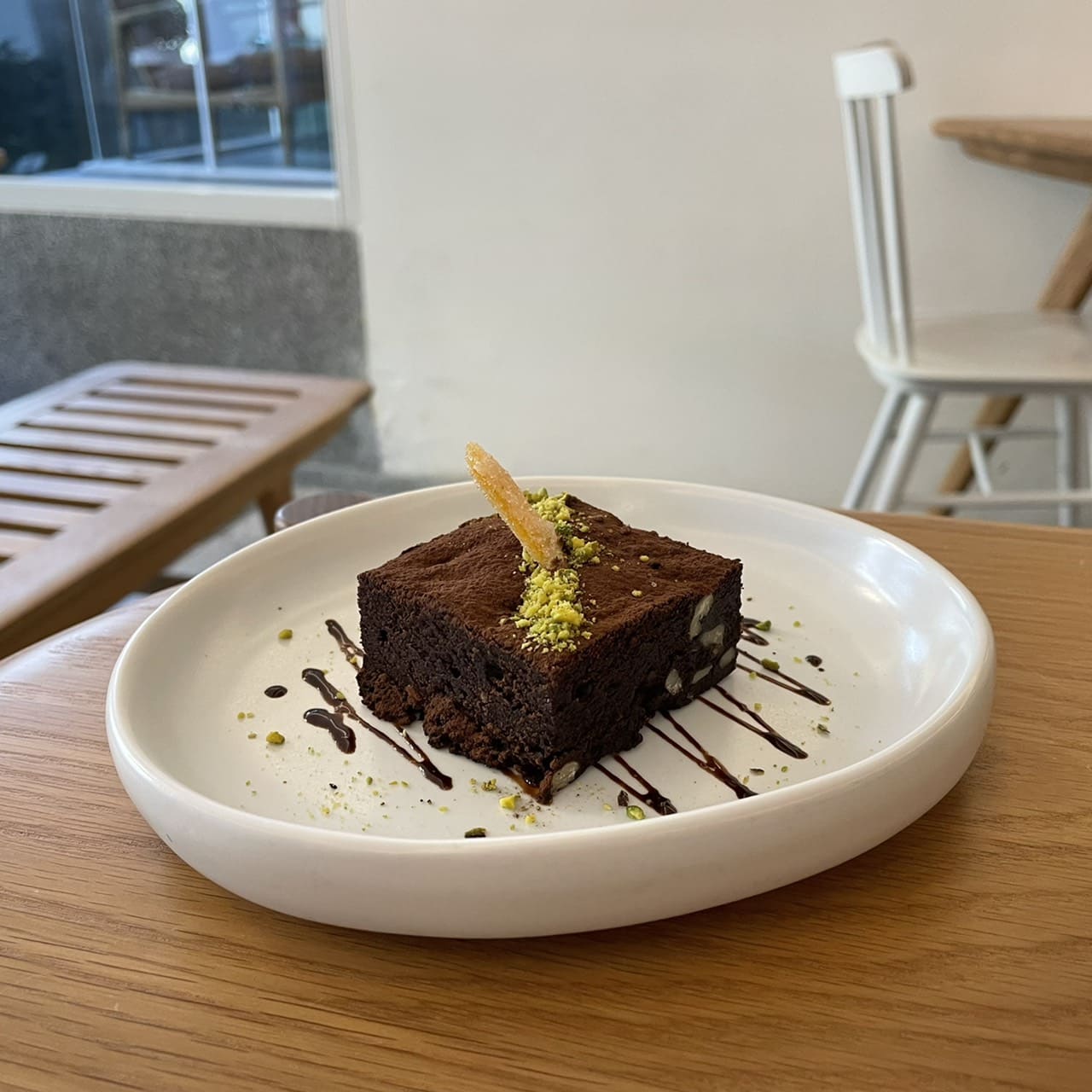 高雄苓雅咖啡廳推薦|Beetle Tree Café|隱身在鬧區的精品咖啡廳 高雄甜點店推薦|經典布朗尼