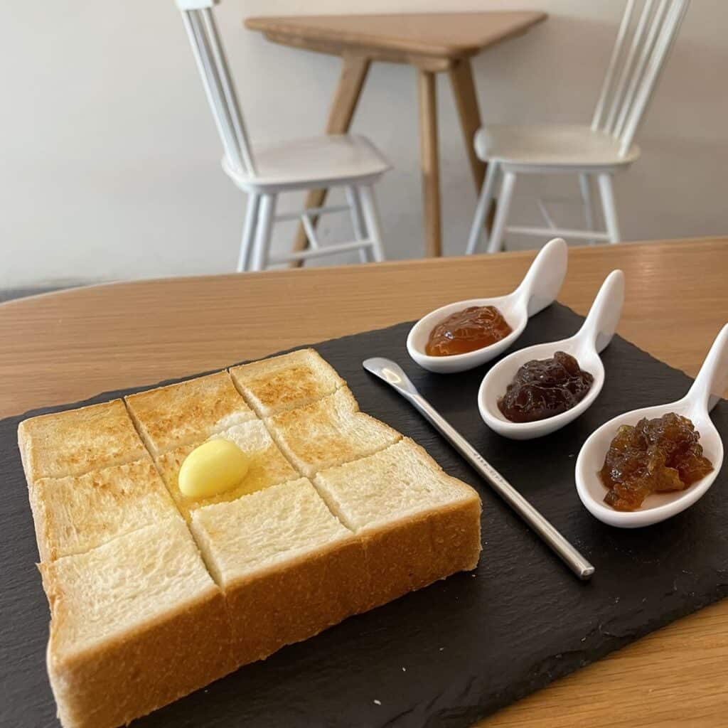 高雄苓雅咖啡廳推薦|Beetle Tree Café|隱身在鬧區的精品咖啡廳 果醬厚片|苓雅區咖啡廳推薦