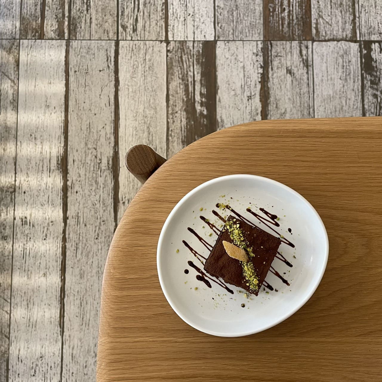高雄苓雅咖啡廳推薦|Beetle Tree Café|隱身在鬧區的精品咖啡廳 高雄下午茶推薦|巧克力布朗尼