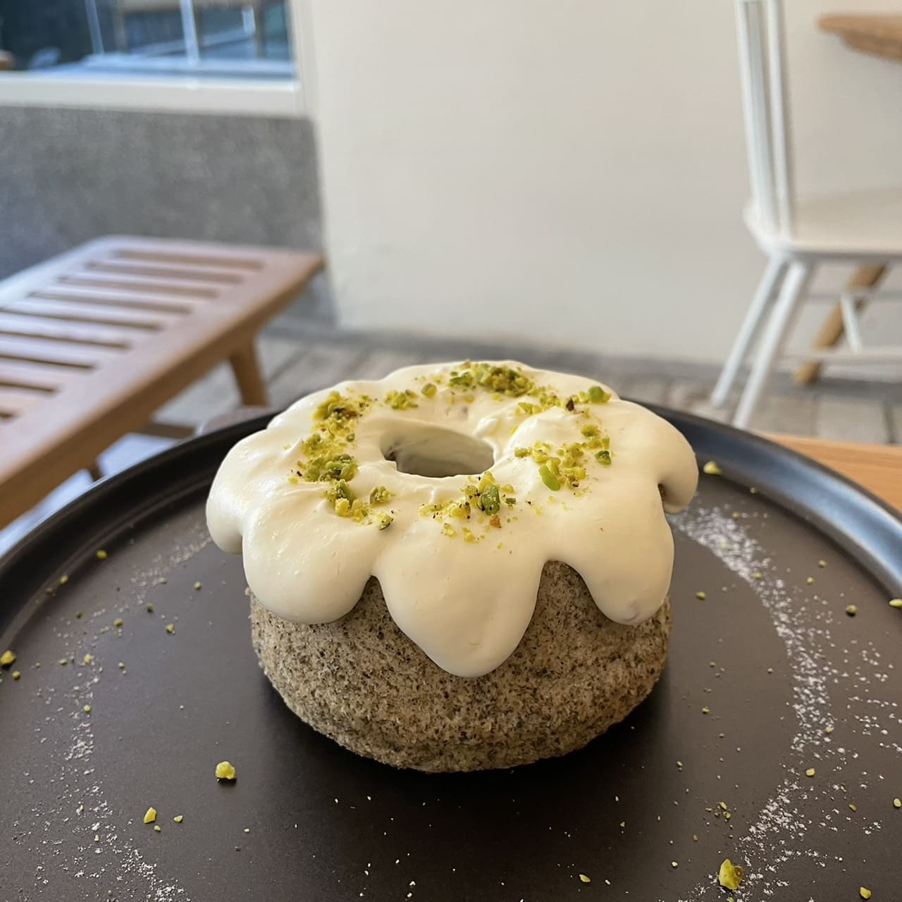 高雄苓雅咖啡廳推薦|Beetle Tree Café|隱身在鬧區的精品咖啡廳 鐵觀音荔枝戚風蛋糕