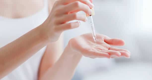 【肌膚保養秘訣】告別乾性肌膚的5大法則,輕鬆養成水潤陶瓷肌! 乾性肌膚保養方法