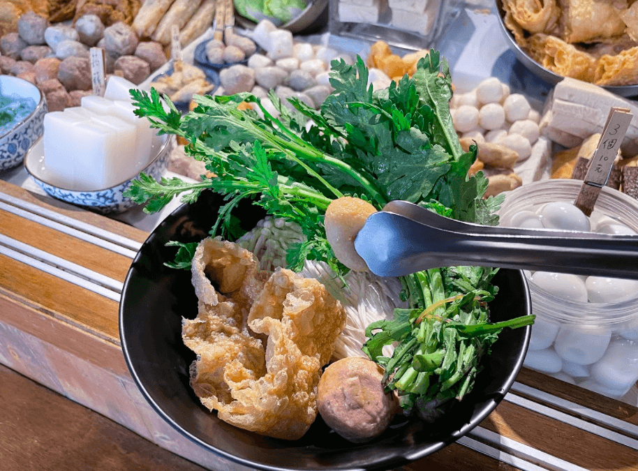台中關東煮推薦|嗎哪關東煮|隱藏西區的文青小店,冬日用他溫暖胃吧! 關東煮就跟著瑄編這麼吃!