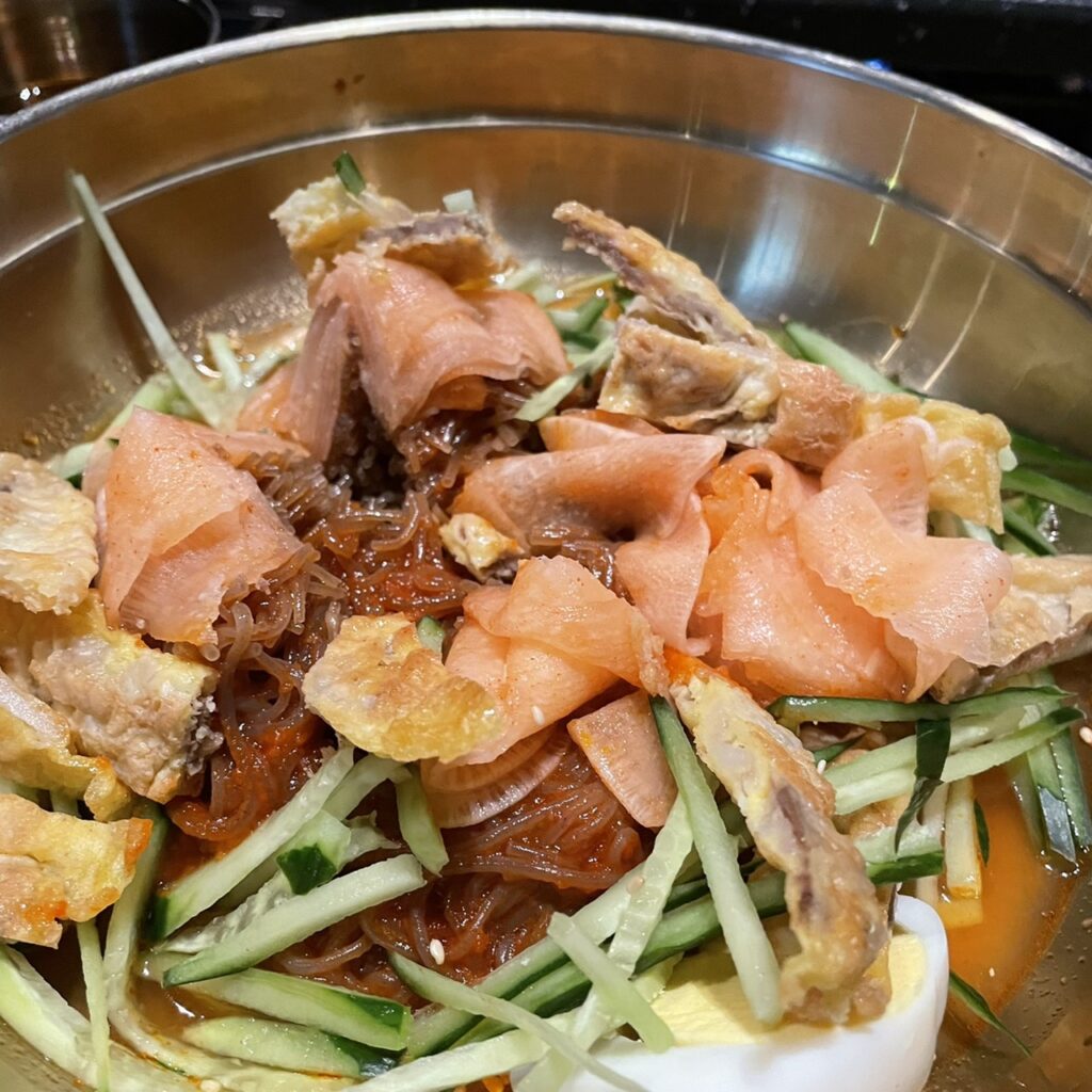 高雄韓式料理|超推美術館附近的水刺床,不用動手烤、小菜隨便續~ 春川雞,韓式鐵板炒麵/飯 $850
