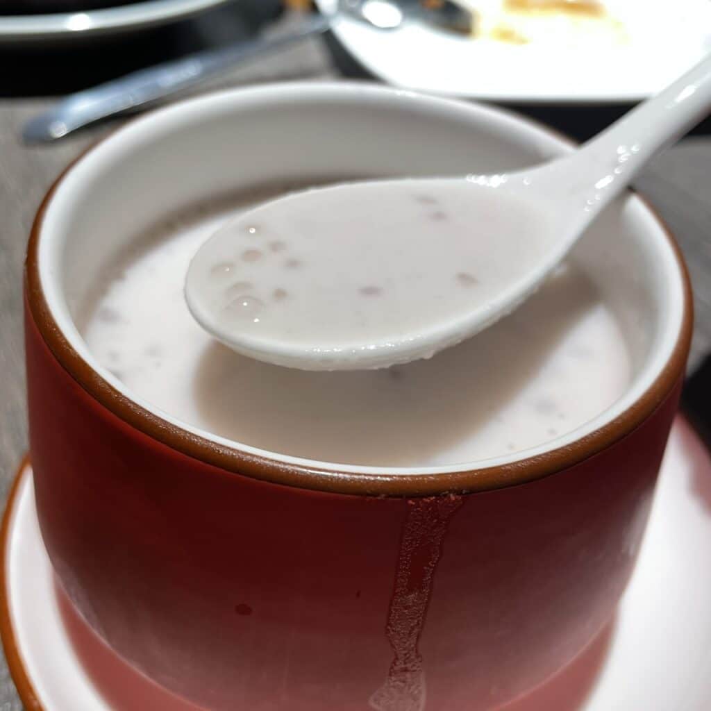 義享天地港式飲茶|蒸鮮腸粉老饕攻略,必點鮮蝦腸粉、摩卡咖啡排骨! 高雄美食