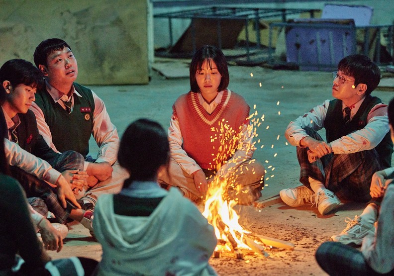 Netflix爆紅韓劇《殭屍校園》:在絕望中揭露人性光明與黑暗面 殭屍校園引人省思五大橋段