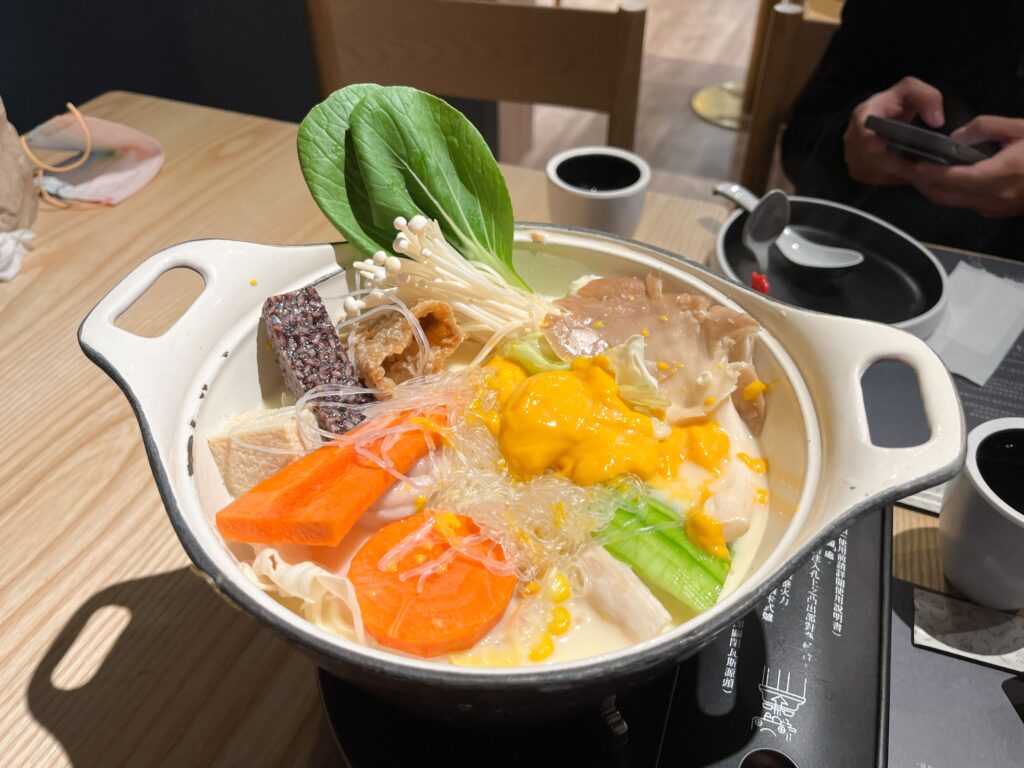 初心野獅|評價、菜單、必點、價格全攻略!美術館附近的質感個人小火鍋 初心野獅必點|法式招牌原味牛肉鍋