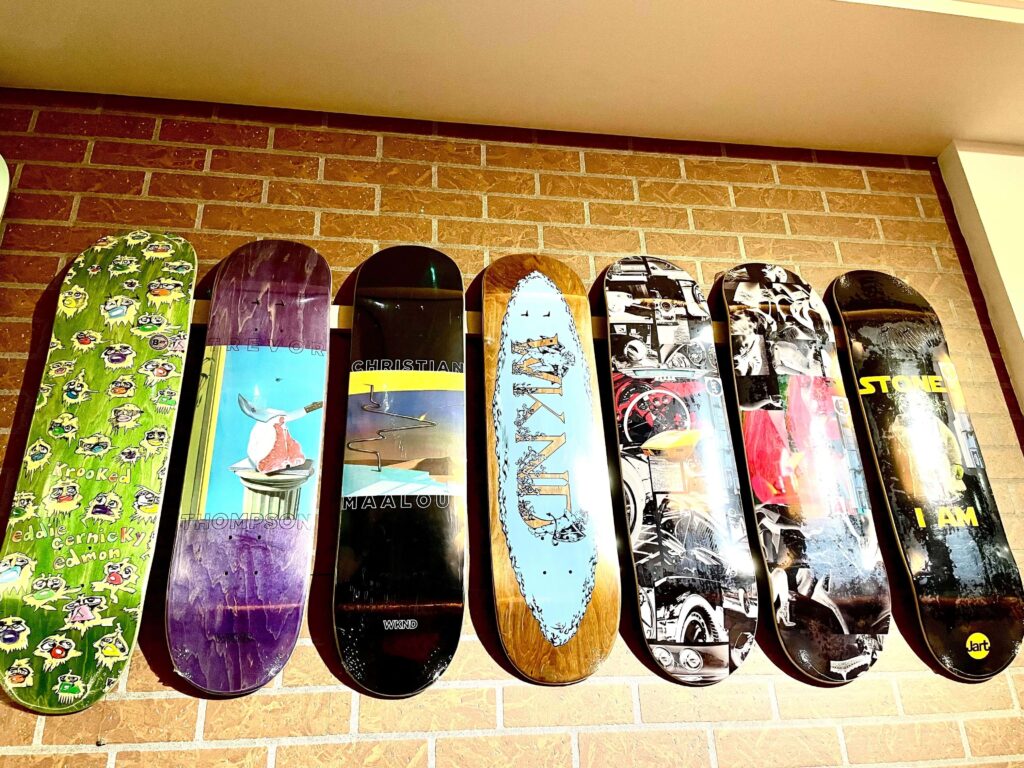 【滑板組裝價錢】怎麼挑選滑板配件cp值最高,讓錢錢變成喜歡的樣子?! 滑板組裝|板身價錢2000~2500