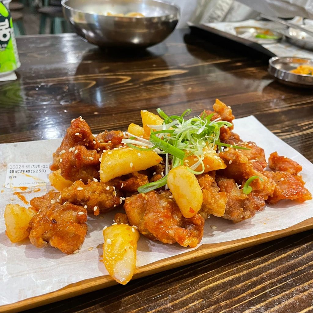 釜山特色小吃|高雄新興區「小月豬肉湯飯」帶你一秒飛韓國!必吃炸血腸、白切豬五花 小月豬肉湯飯