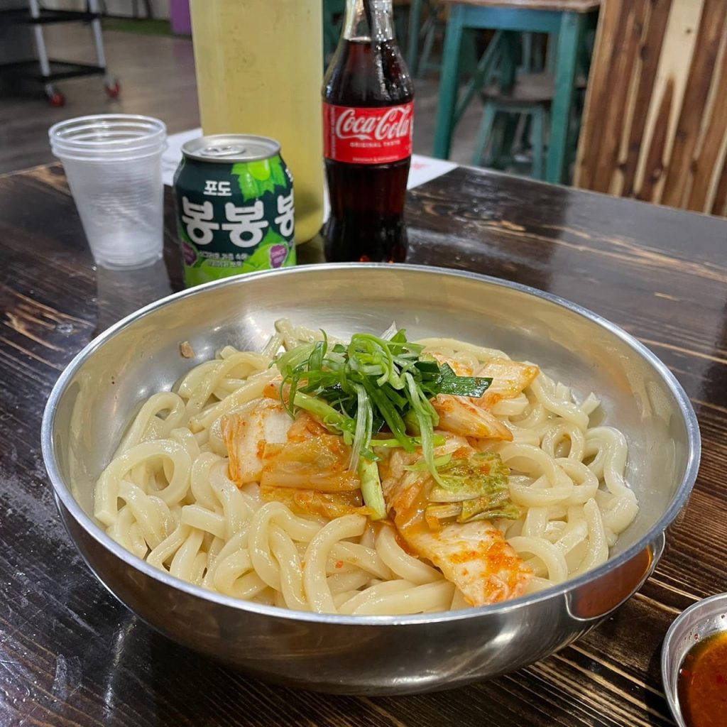 釜山特色小吃|高雄新興區「小月豬肉湯飯」帶你一秒飛韓國!必吃炸血腸、白切豬五花 高雄韓式料理推薦