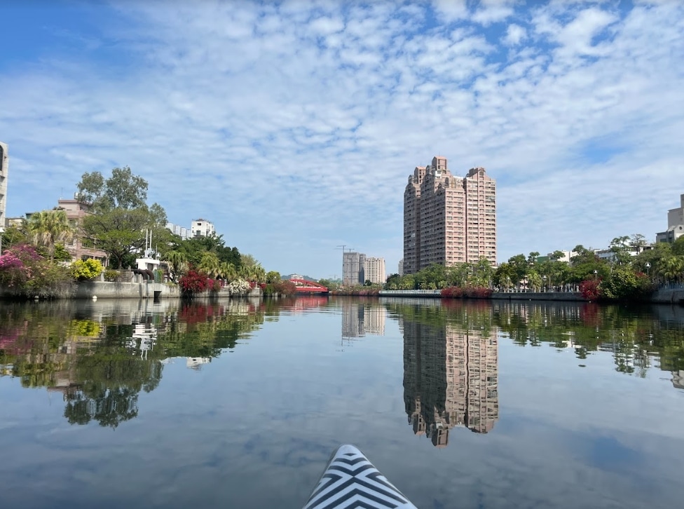 【戶外運動】近年超夯SUP水上運動,從愛河水面仰看城市美景! 叮咚News|分享新奇與樂趣