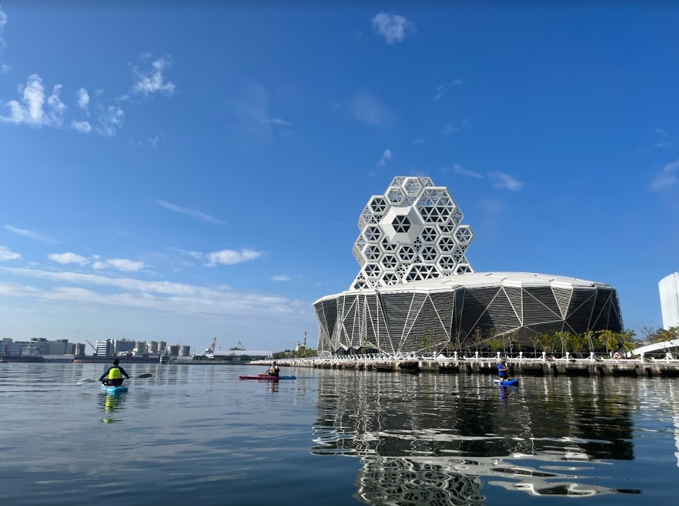 【戶外運動】近年超夯SUP水上運動,從愛河水面仰看城市美景! 叮咚News|分享新奇與樂趣