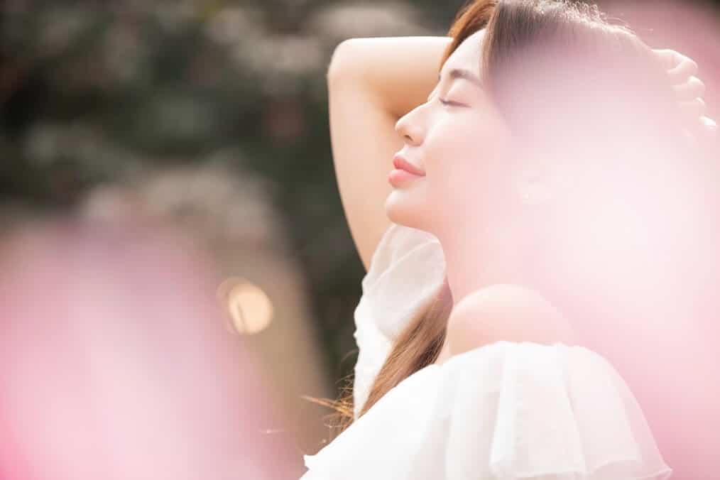 痘痘爆發遮不住?超好用校色遮瑕技巧,還你完美陶瓷肌! 叮咚News|分享新奇與樂趣