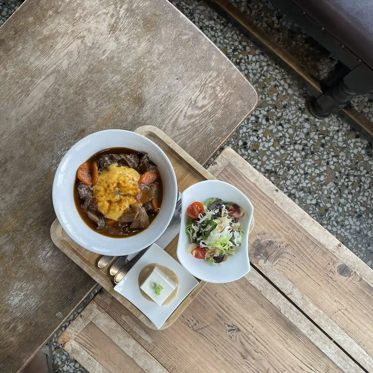 一二三亭，喫茶Ｘ看書Ｘ吃食