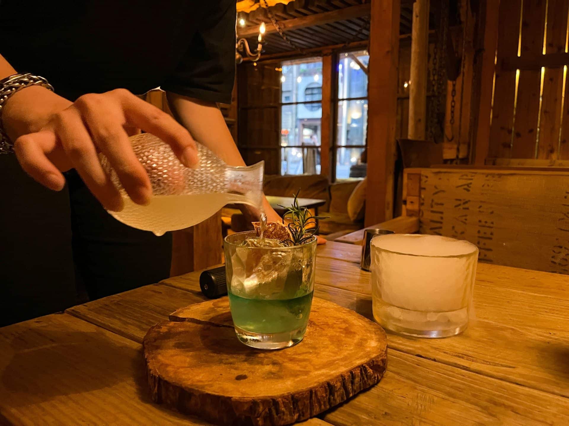 高雄酒吧｜穀倉酒館