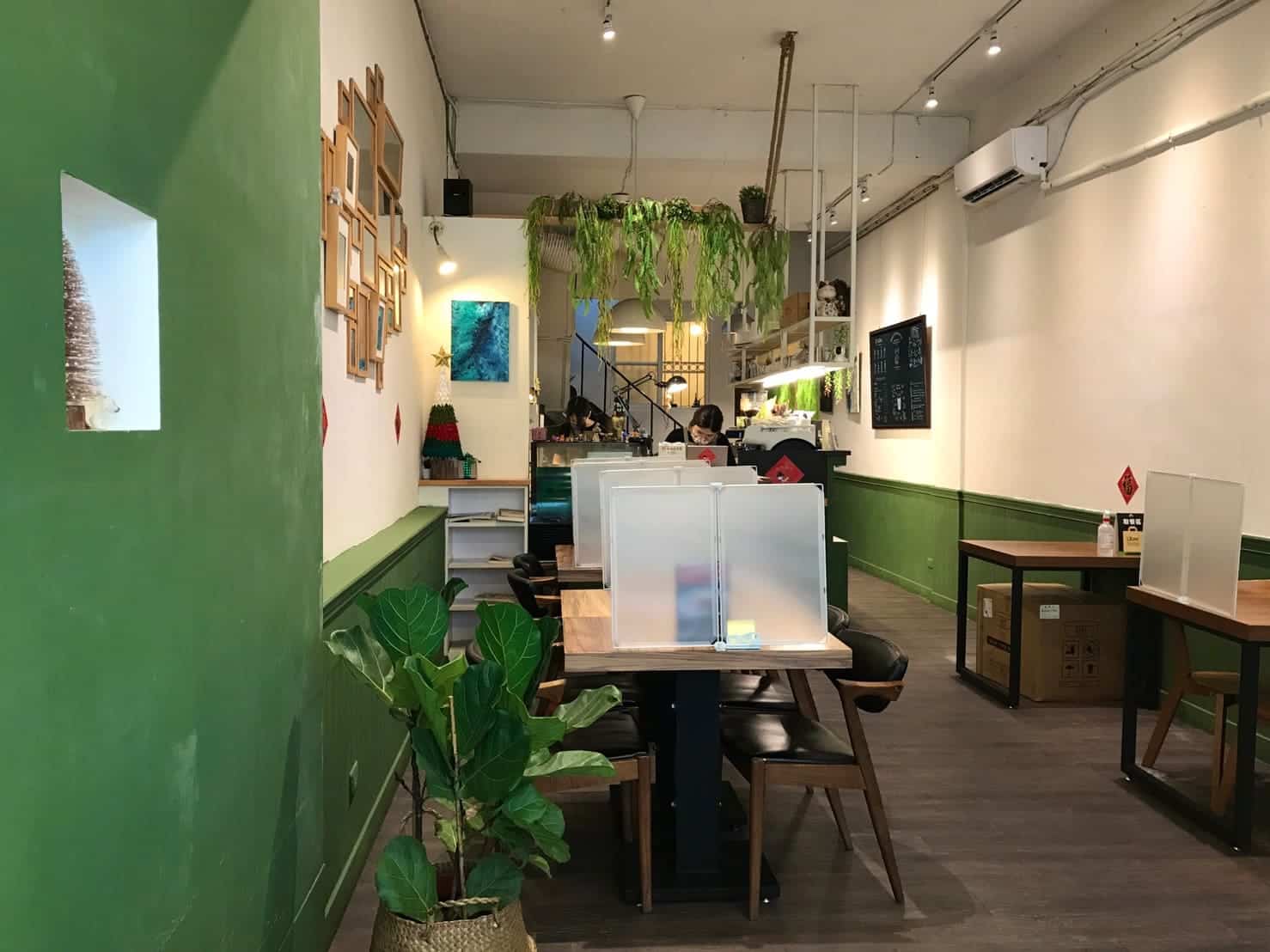 盧仕咖啡|素食者天堂!蔬食義大利麵、燉飯、披薩好吃到葷食者都想天天來報到~ 台中咖啡騰推薦|盧仕咖啡