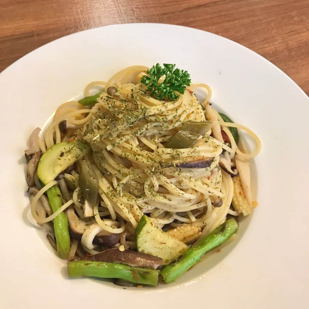 盧仕咖啡｜素食者天堂！蔬食義大利麵、燉飯、披薩好吃到非素食者都想天天來報到～