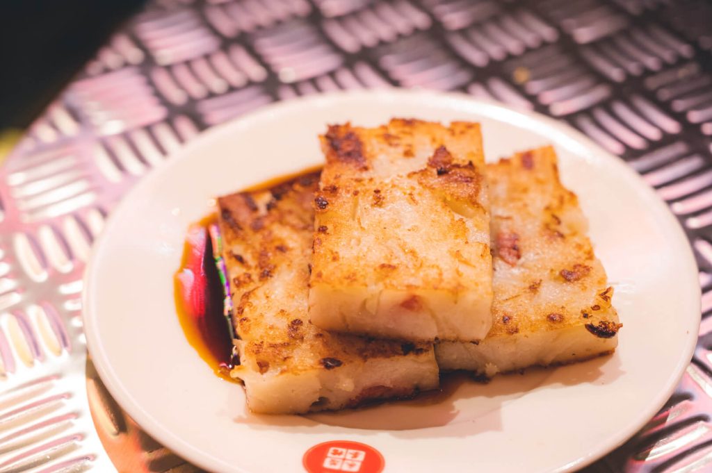 【內壢美食】永芯茶檔|隱身巷弄內的平價茶餐廳,必點外酥內軟港仔餅,帶你沉浸道地港味 港式蘿蔔糕