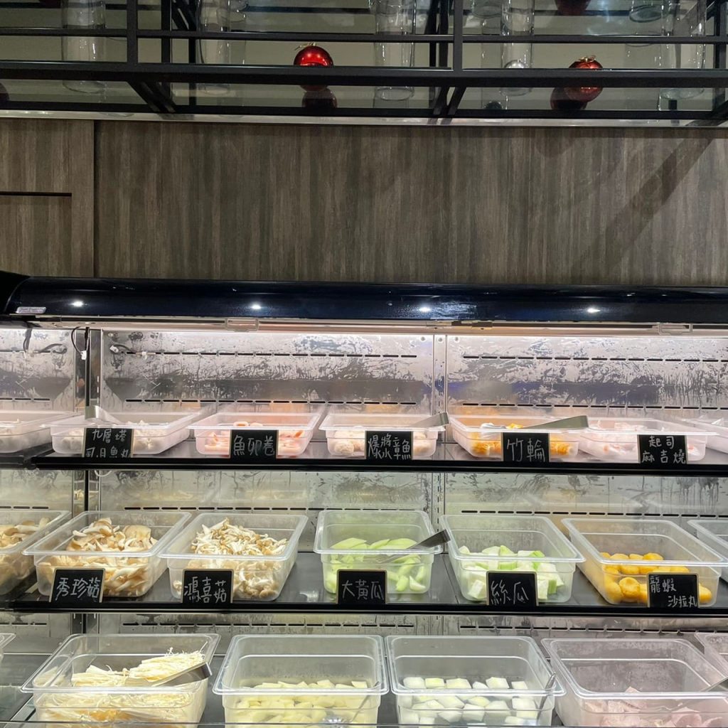 高雄麗尊酒店-木櫃工廠創意鍋物評價、菜單、必點、價格全攻略!精緻自助吧火鍋,海鮮肉品、哈根達斯冰淇淋,隨你吃到飽! 火鍋料區-2