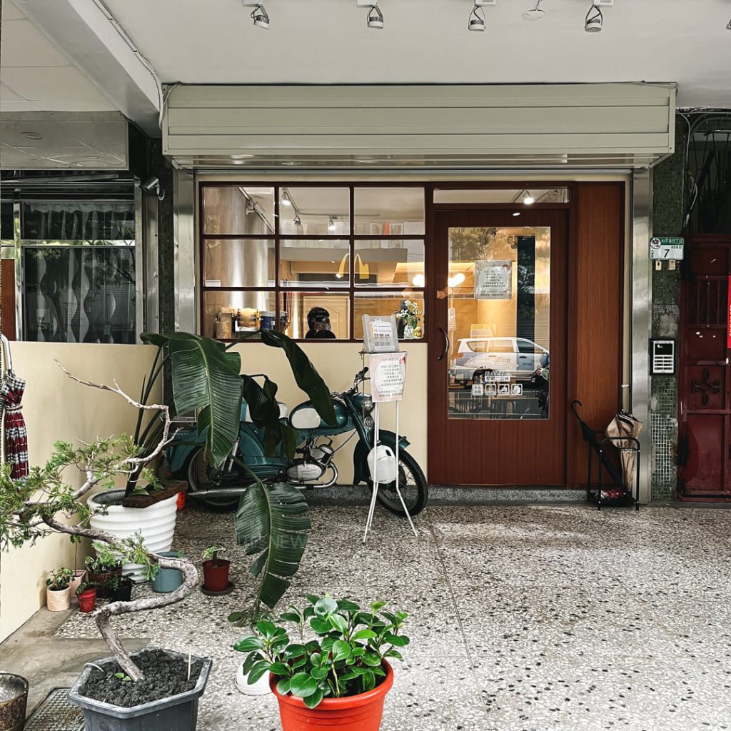 店門口