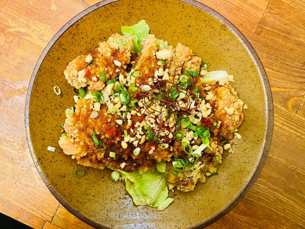 添食埊粒|三民區後驛巷仔內的「復古老宅x中華料理」,家常菜帶你回家吃飯! 滑蛋蝦仁$160