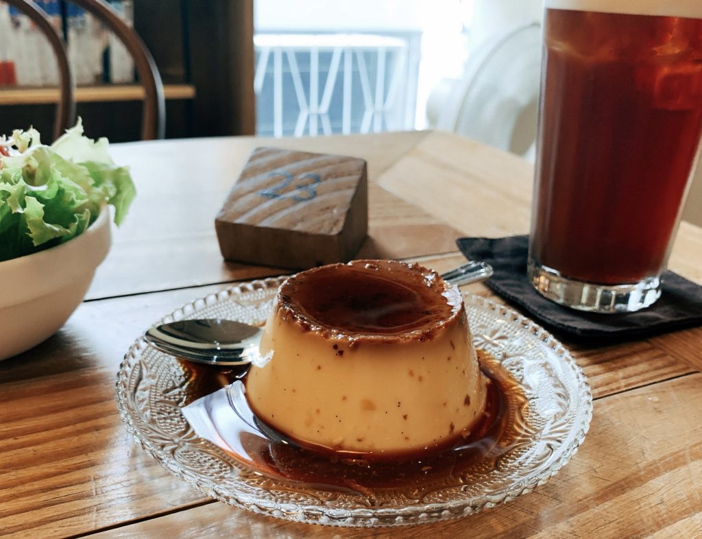 田樂公正小巷店|台中西區隱身巷弄的日系老宅食堂:最道地的洋食飯料理與爆漿漢堡排餐,每一口都好juice! 圖14-手工焦糖烤布丁$80