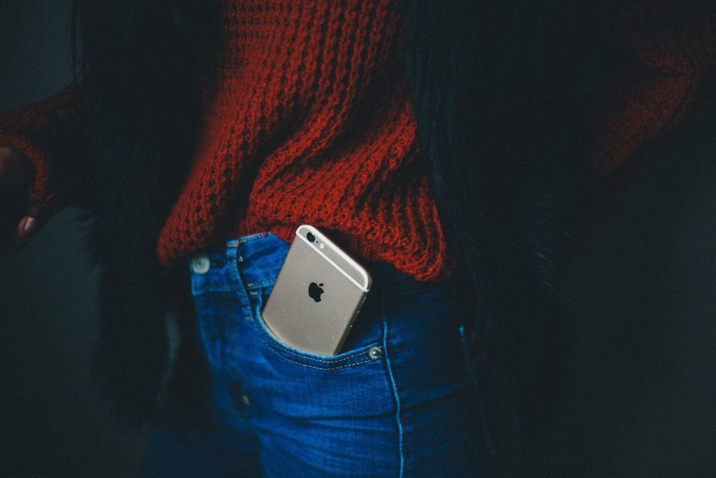 這些行為都在減少iPhone的壽命!你中了幾個?手機保養懶人包大公開 叮咚News|分享新奇與樂趣