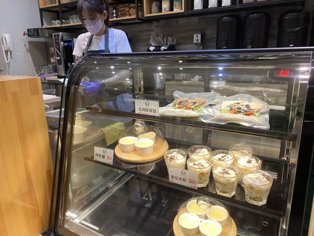 Mao Mao Lee 李毛毛寵物餐廳／結帳檯＆甜點櫃