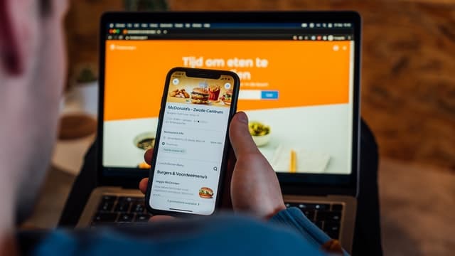 【外送優惠懶人包】8月份 Uber Eats、foodpanda、首購、優惠碼、信用卡折扣總整理