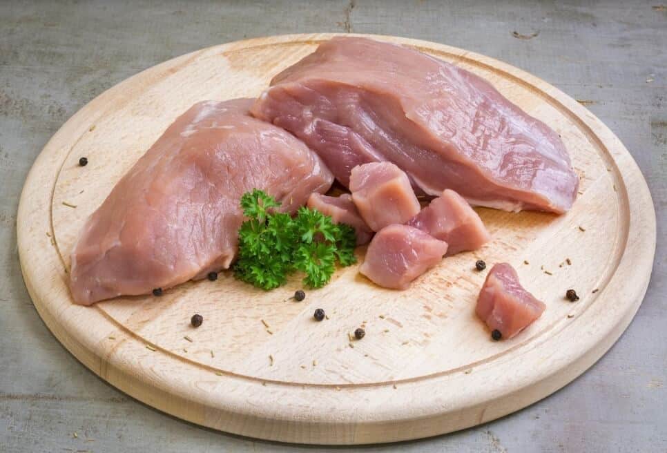 狗狗生食可行嗎?有什麼風險?優缺點一次分析給你聽! 叮咚News|分享新奇與樂趣