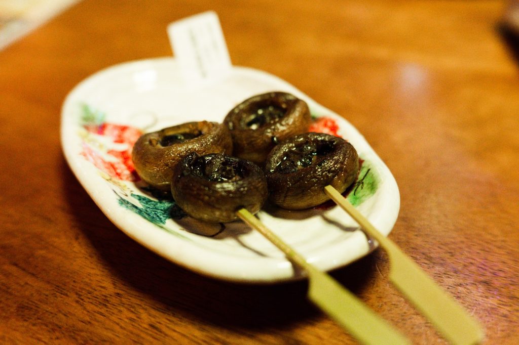 台中西區店小二|特色中國風串燒店!多樣佳餚選擇,深夜聚餐的好所在! 店小二|台中餐廳推薦|中西區
