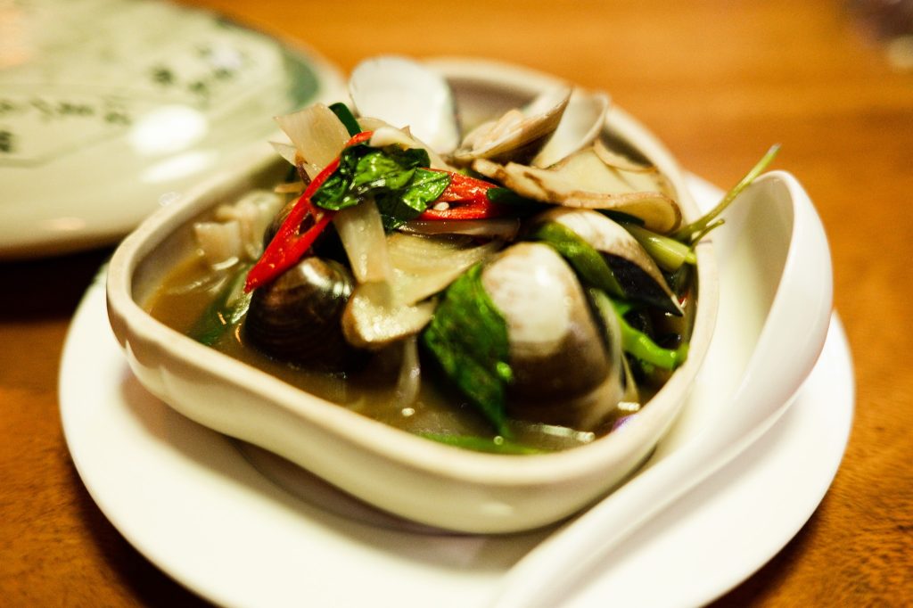 台中西區店小二|特色中國風串燒店!多樣佳餚選擇,深夜聚餐的好所在! 店小二
