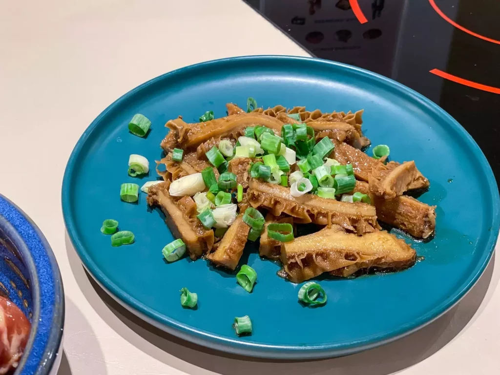 春囍打邊爐|港式鍋物新秀,評價、菜單、必點、價格全攻略!文青網美定要來踩點!高雄火鍋 高雄港式火鍋春囍打邊爐|牛肚