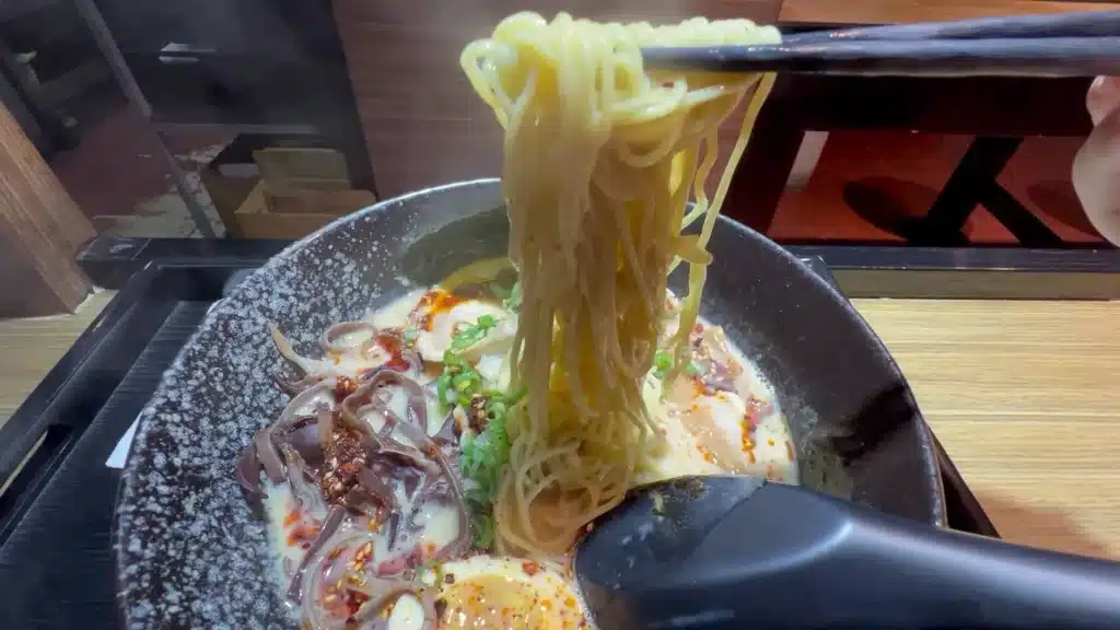 麵屋六花 |6種特濃豚骨拉麵一次滿足,火烤「花椒豚骨」香味撲鼻,口水滴不完啦! 麵屋六花 |久留米系拉麵-2