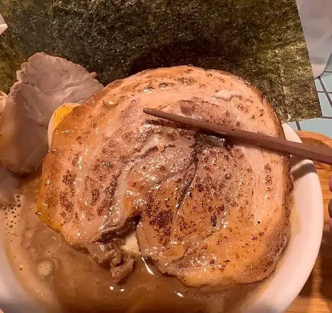 山下公園 |肉食主義最愛的台中拉麵,巨大叉燒和特濃湯頭絕對一吃上癮 山下公園|繁盛系拉麵-2