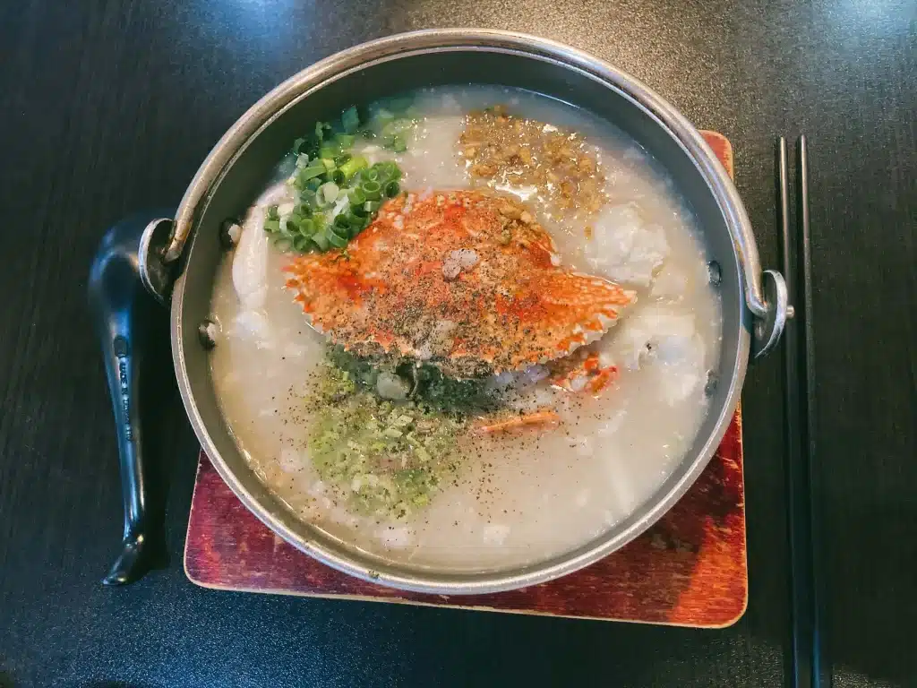 【大里美食】高CP值「霸氣螃蟹海鮮粥」,滿滿海鮮讓你一吃上癮! 招牌1:霸氣螃蟹海鮮粥$280