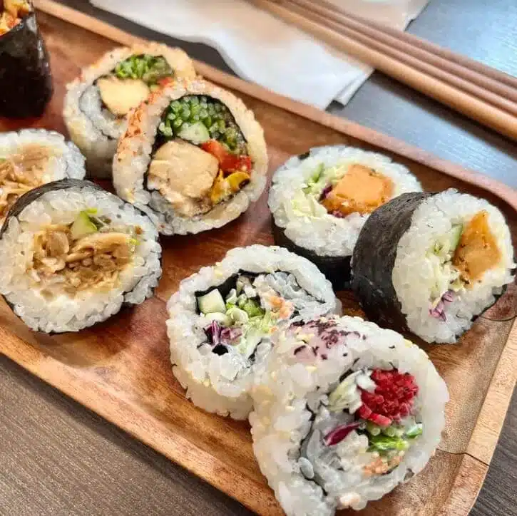 【台中蔬食美食】蔬壽司|壽司一定要搭生魚片?椰子沙西米、紫蘇番茄,創新蔬食顛覆你的想像! 叮咚News|分享新奇與樂趣