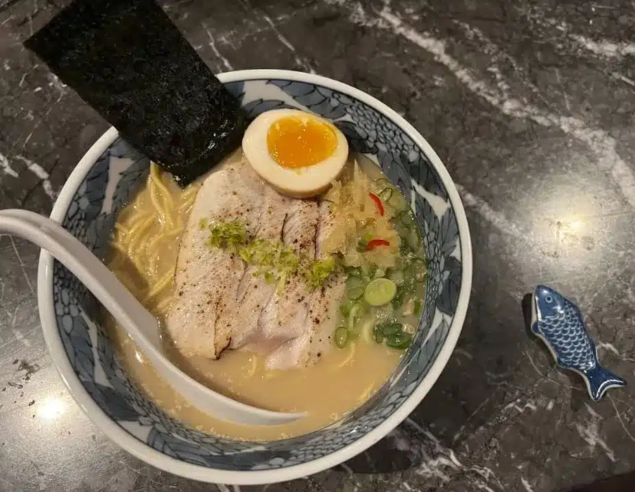 【花蓮排隊拉麵】定置漁場三代目|熱門打卡拉麵店|炸物必點 叮咚News|分享新奇與樂趣