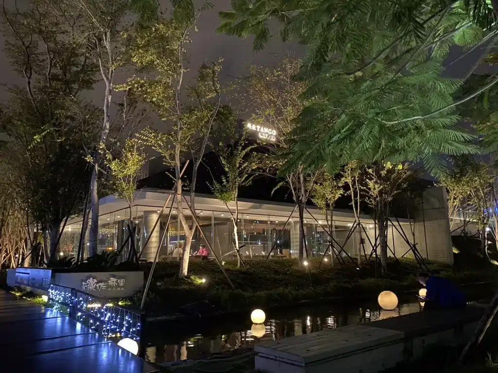 天鍋|泡泡雞白湯x紅金麻辣湯,搭配入口即化和牛,浮誇系火鍋已上線!高雄火鍋 高雄火鍋推薦天鍋