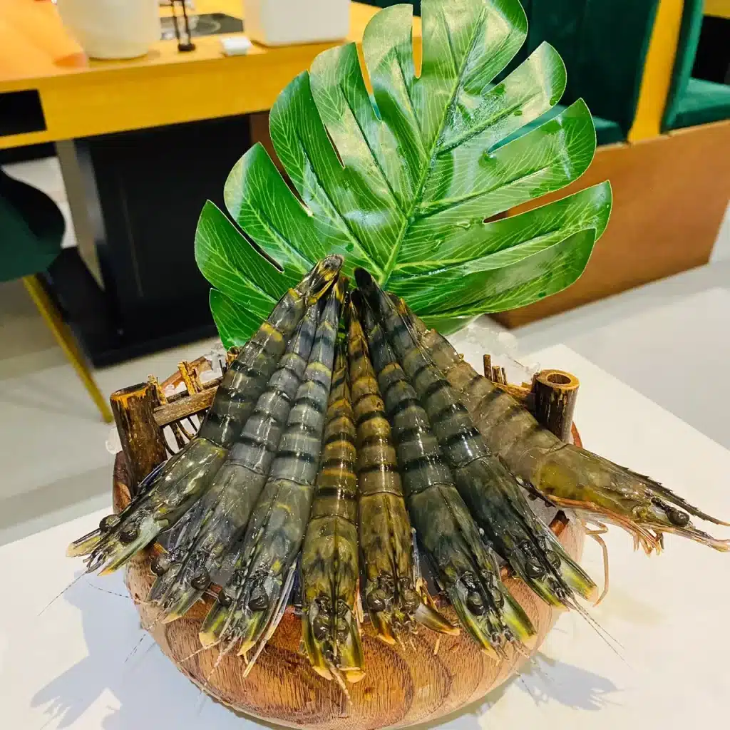 花花世界鍋物|頂奢火鍋x浮誇海鮮肉品拼盤,衝擊你的視覺與味蕾! 叮咚News|分享新奇與樂趣