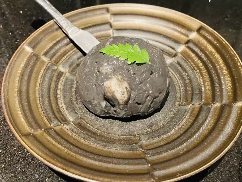 天鍋|泡泡雞白湯x紅金麻辣湯,搭配入口即化和牛,浮誇系火鍋已上線!高雄火鍋 天鍋」麻辣鴛鴦鍋