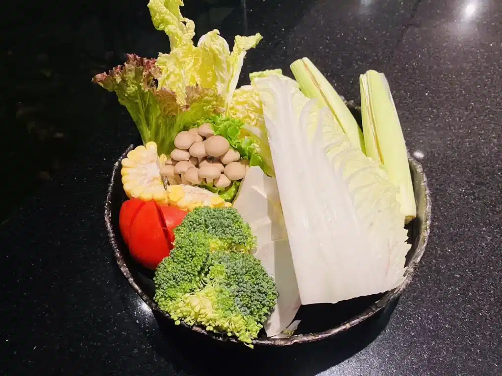 天鍋|泡泡雞白湯x紅金麻辣湯,搭配入口即化和牛,浮誇系火鍋已上線!高雄火鍋 「天鍋」麻辣鴛鴦鍋|泡泡雞白湯x紅金麻辣湯,搭配入口即化和牛,你的浮誇系火鍋已上線!