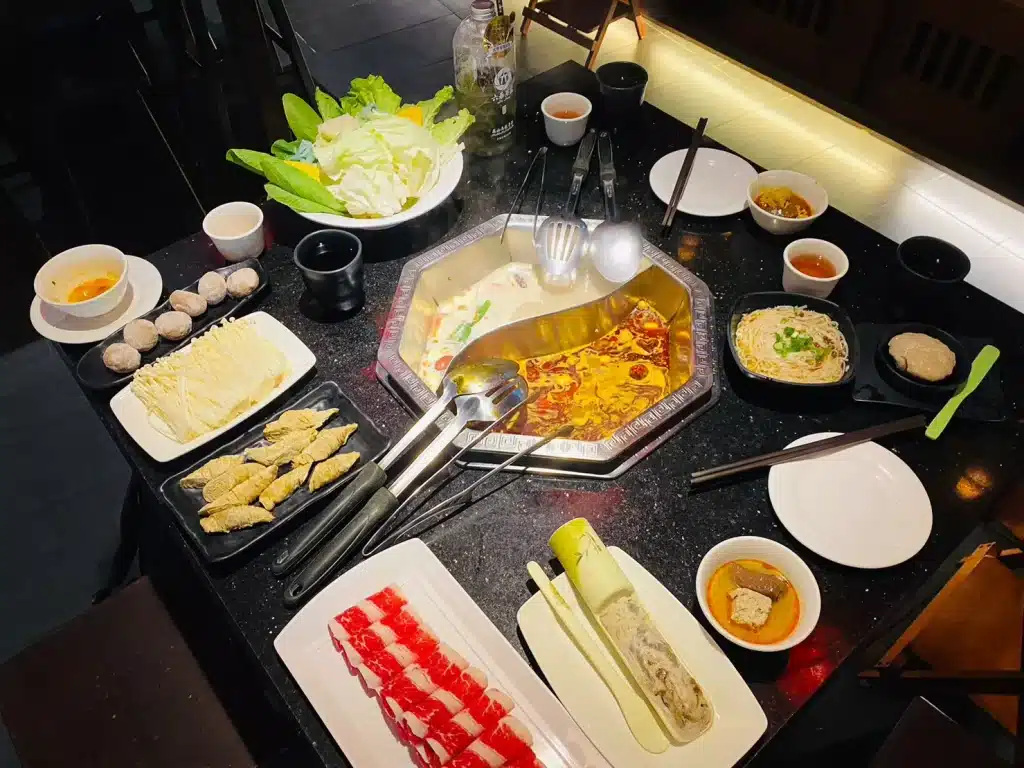 蜀姥香|四川成都麻辣鍋,評價、菜單、必點、價格全攻略!原汁原味傳承,鴨血豆腐無限續 高雄火鍋推薦蜀姥香