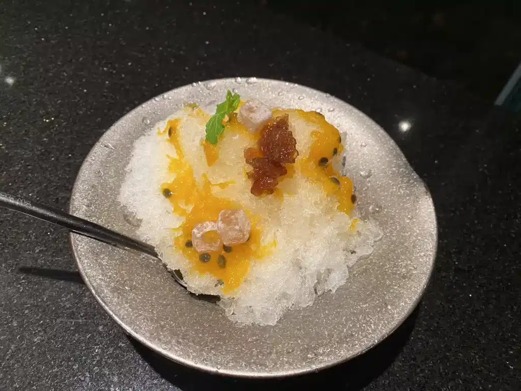 「天鍋」麻辣鴛鴦鍋｜泡泡雞白湯x紅金麻辣湯，搭配入口即化和牛，你的浮誇系火鍋已上線！