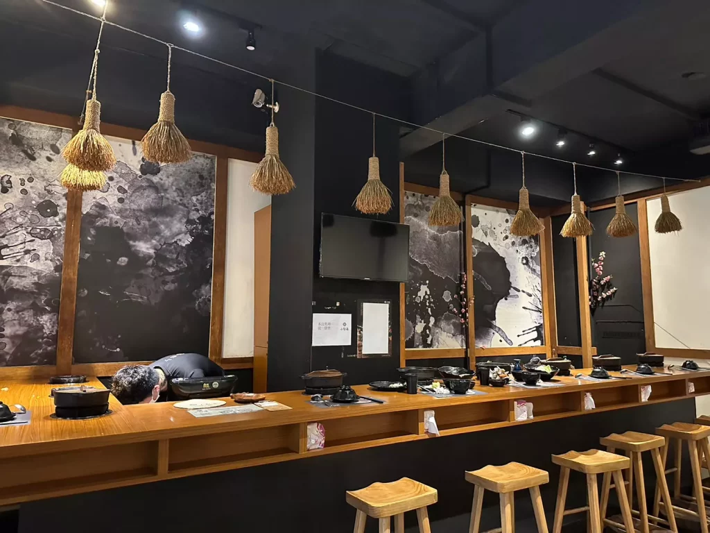 「嘉義火鍋」網友激推的小旬湯·樂農鑄鐵鍋，獨有的日式風格讓你彷彿到了日本！