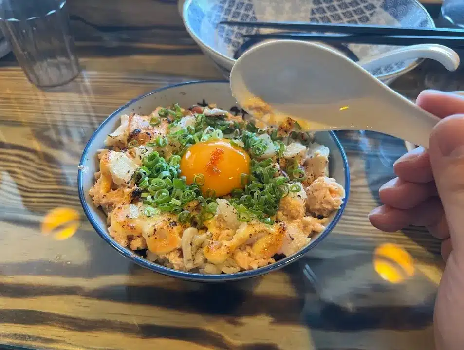 【台北拉麵推薦】崇灯拉麵|台灣罕見的魚貝系湯頭,整條星鰻、大顆干貝之超豪華陣容 崇灯拉麵|附餐|小菜-2