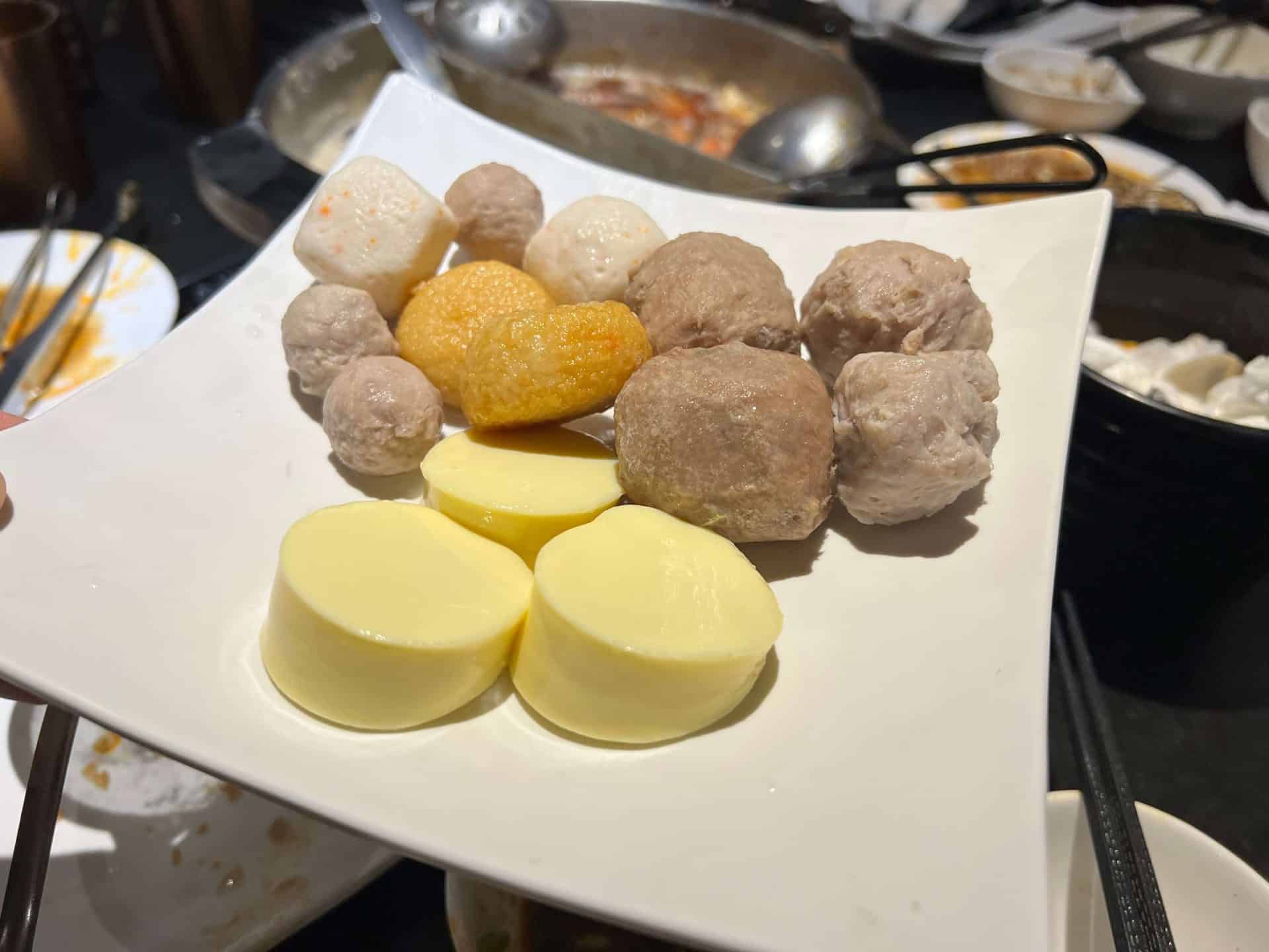 【松江南京火鍋】椒心苑|超寬敞座位,近70種菜品、哈根達斯、莫凡彼吃到飽 叮咚News|分享新奇與樂趣