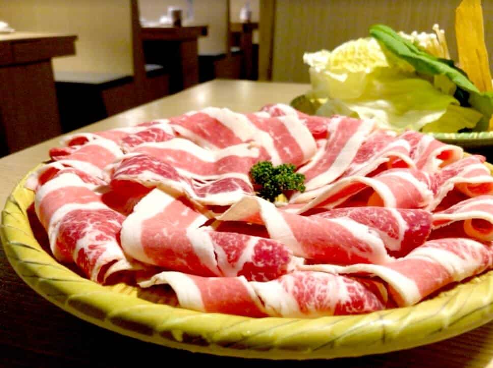 鍋泰山|評價、菜單、必點、價格全攻略!泰式風味鴛鴦鍋,肉量超足、香氣濃厚,兩種口味一次滿足 叮咚News|分享新奇與樂趣