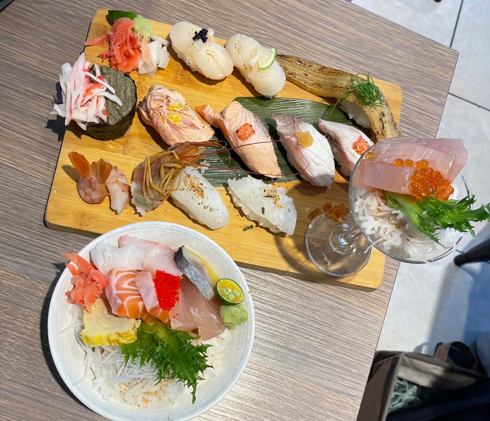 小鮨食事,CP值超高的創意日料!澎拜握壽司拼盤鮮甜海味迸發 餐點鮨御十二盛與小資鮨士丼