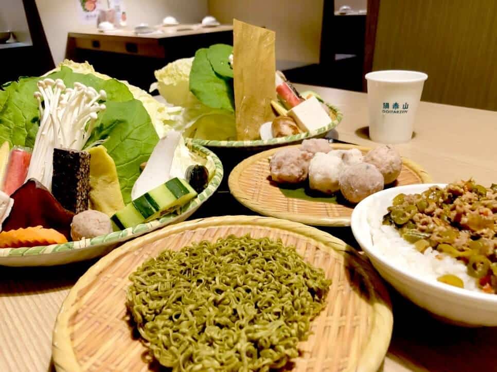 鍋泰山|評價、菜單、必點、價格全攻略!泰式風味鴛鴦鍋,肉量超足、香氣濃厚,兩種口味一次滿足 叮咚News|分享新奇與樂趣
