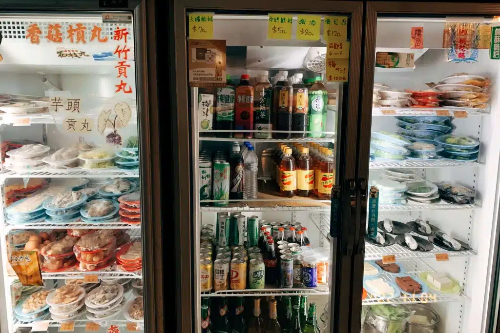 【台中西區火鍋】食藝石頭火鍋|古早味桌邊現炒火鍋,麻油香氣四溢超犯規!半自助式豐富食材隨意自取 叮咚News|分享新奇與樂趣